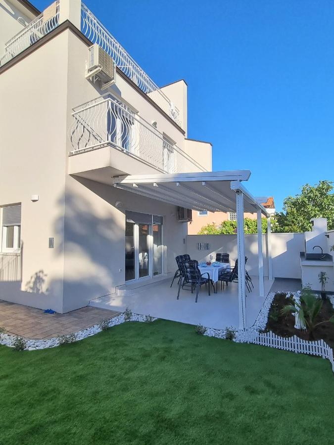 Villa White House Posesi à Medulin Extérieur photo